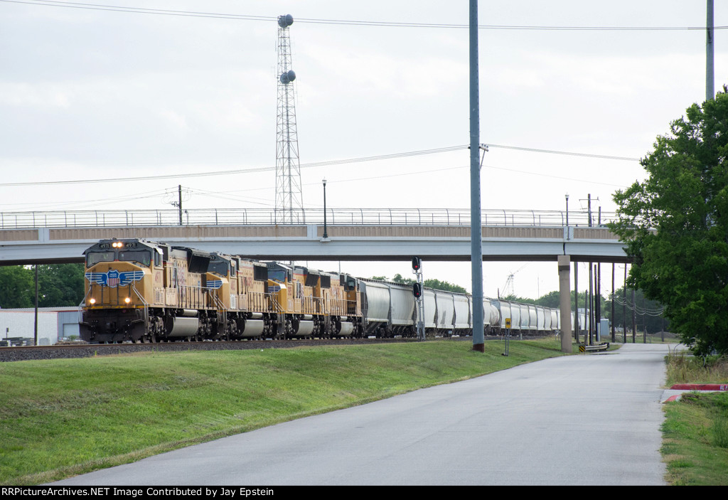 An eastbound manifest comes under the Firsw Street Bridge